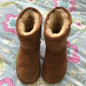 Girls size 11 barely worn UGGs